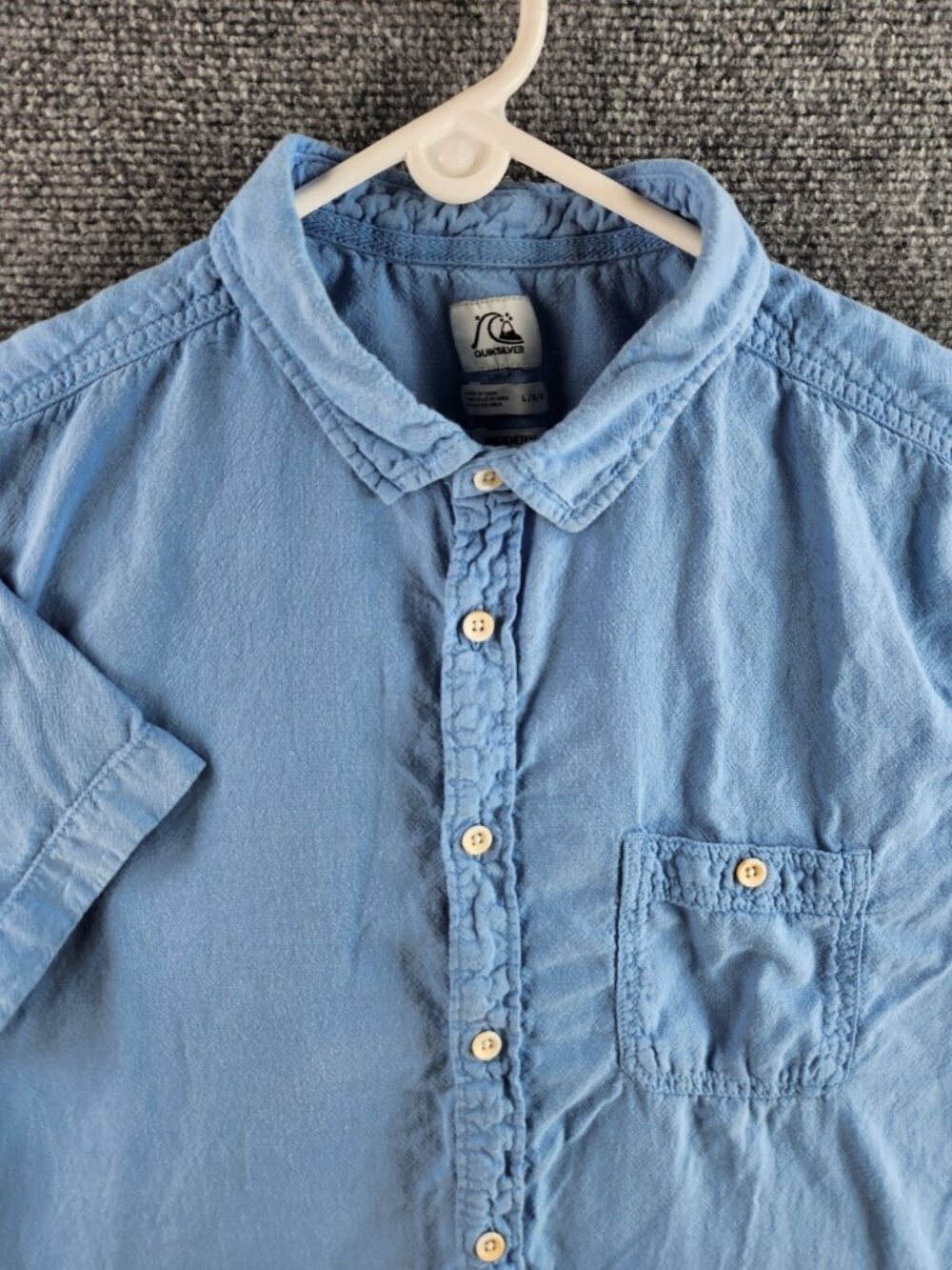 Quicksilver Adult Men Large Modern Blue Short Sleeve Button Up Shirt 100% Cotton